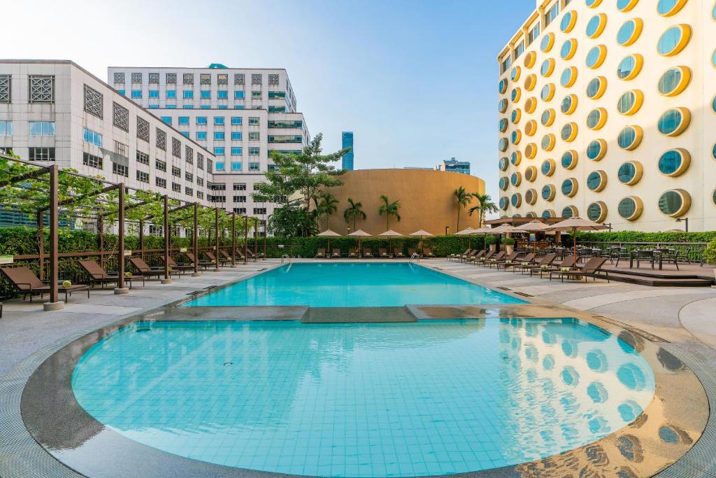 Holiday Inn Silom-2